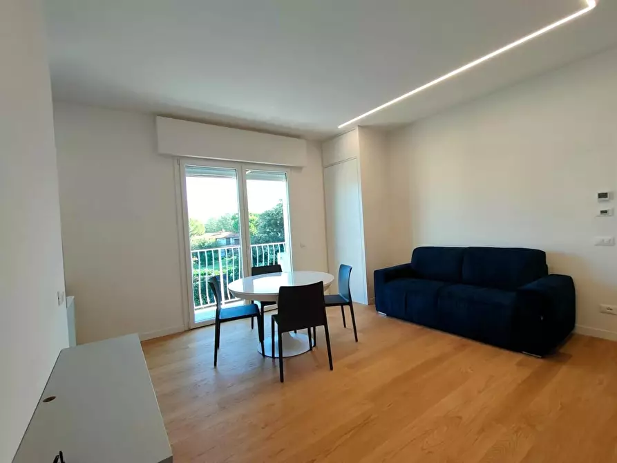 Immagine 2 di Appartamento in vendita  a Massa