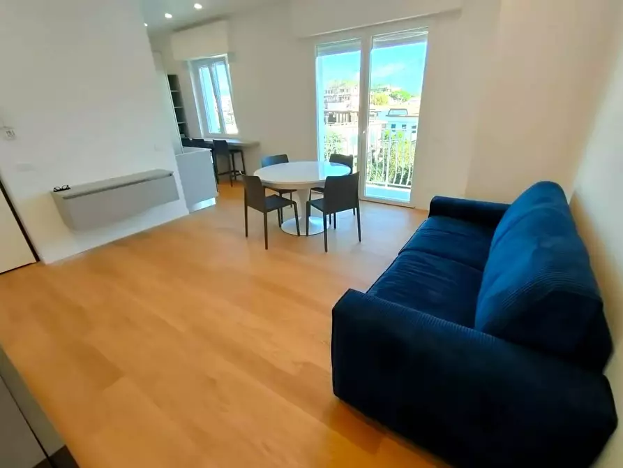 Immagine 1 di Appartamento in vendita  a Massa