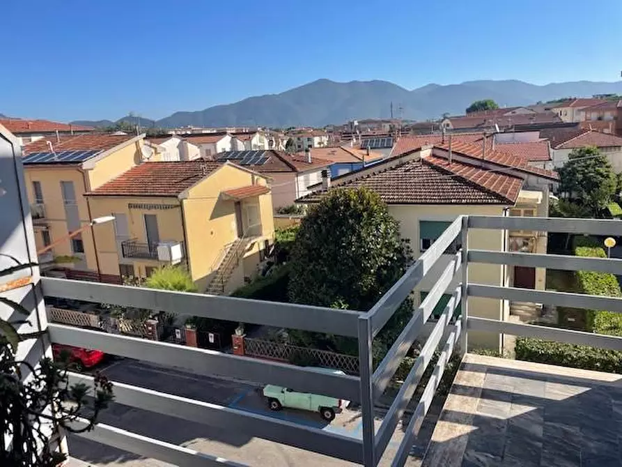 Immagine 15 di Appartamento in vendita  a Pisa