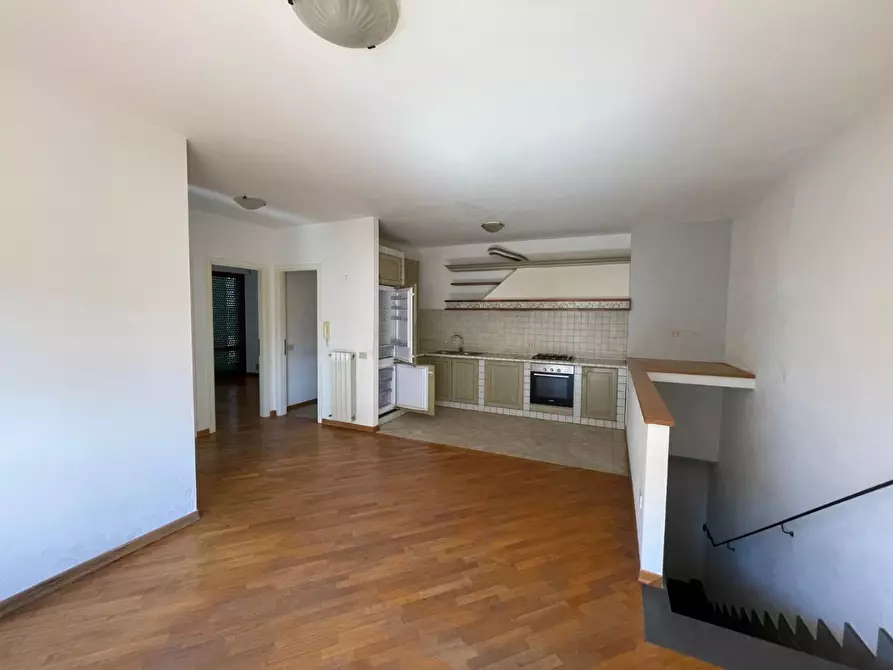 Immagine 1 di Appartamento in vendita  a Capraia E Limite