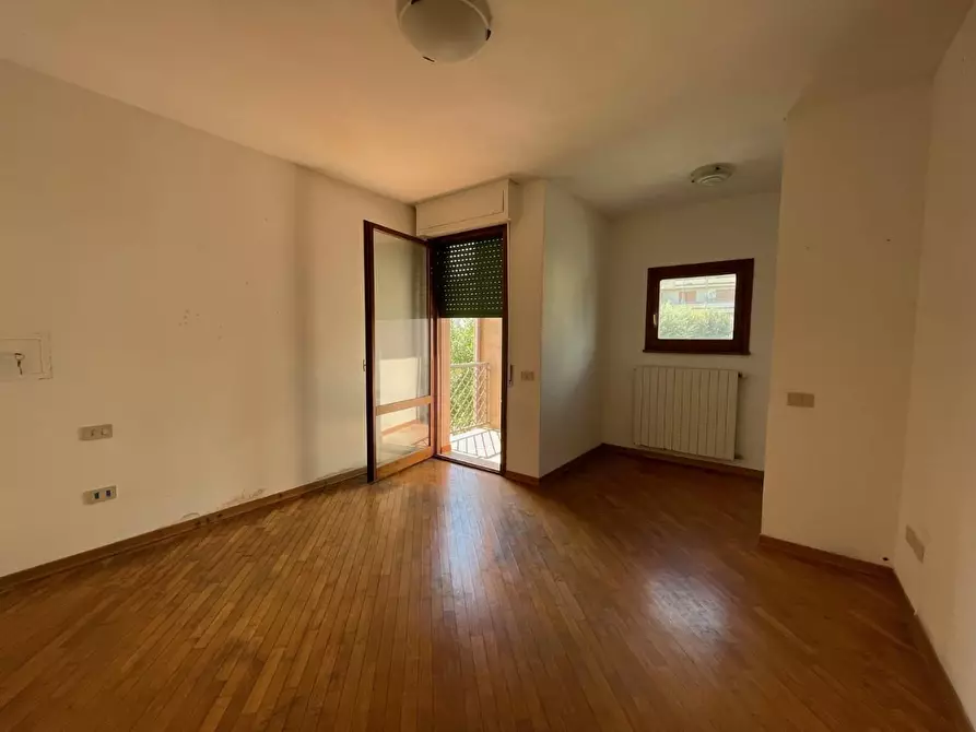 Immagine 5 di Appartamento in vendita  a Capraia E Limite