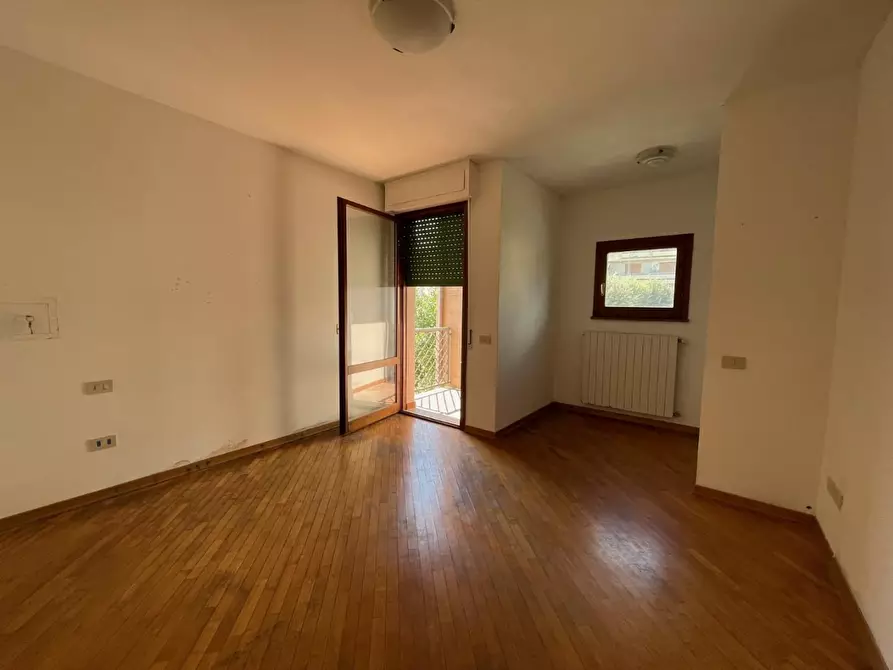 Immagine 6 di Appartamento in vendita  a Capraia E Limite