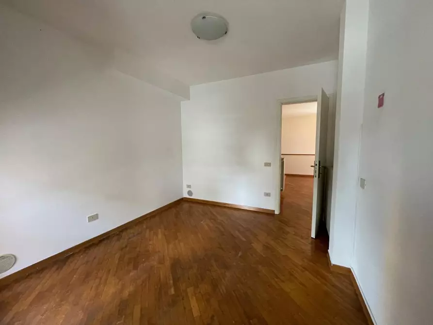 Immagine 7 di Appartamento in vendita  a Capraia E Limite