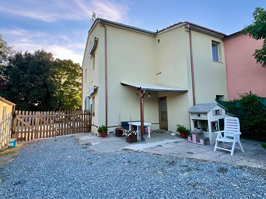 Immagine 26 di Casa colonica in vendita  a Castelfranco Di Sotto