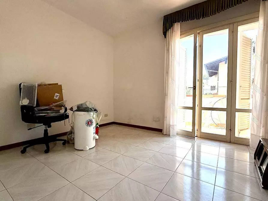 Immagine 17 di Appartamento in vendita  a Massa