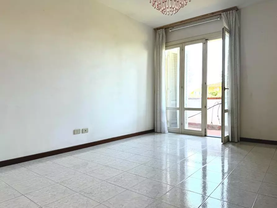 Immagine 4 di Appartamento in vendita  a Massa