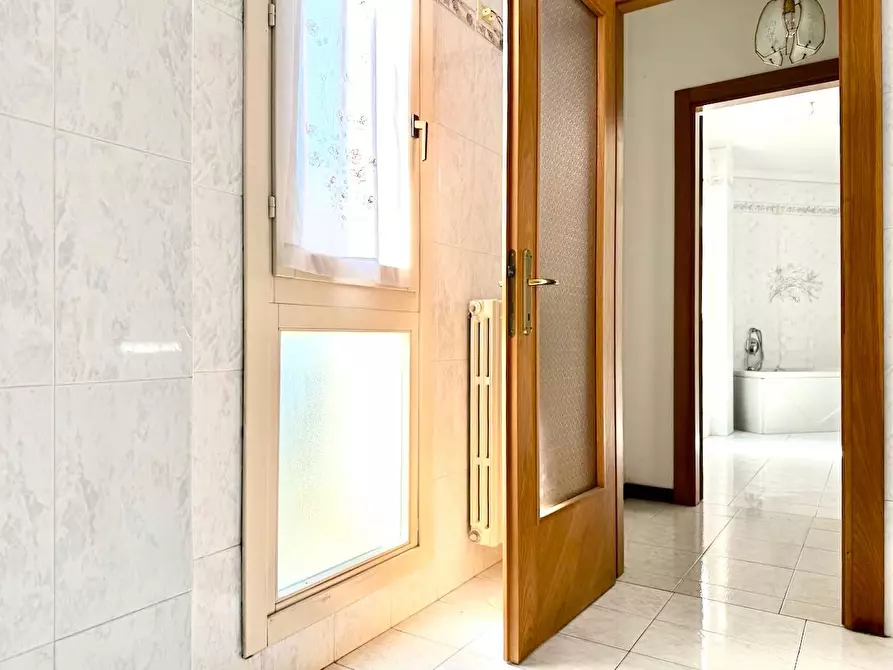 Immagine 20 di Appartamento in vendita  a Massa