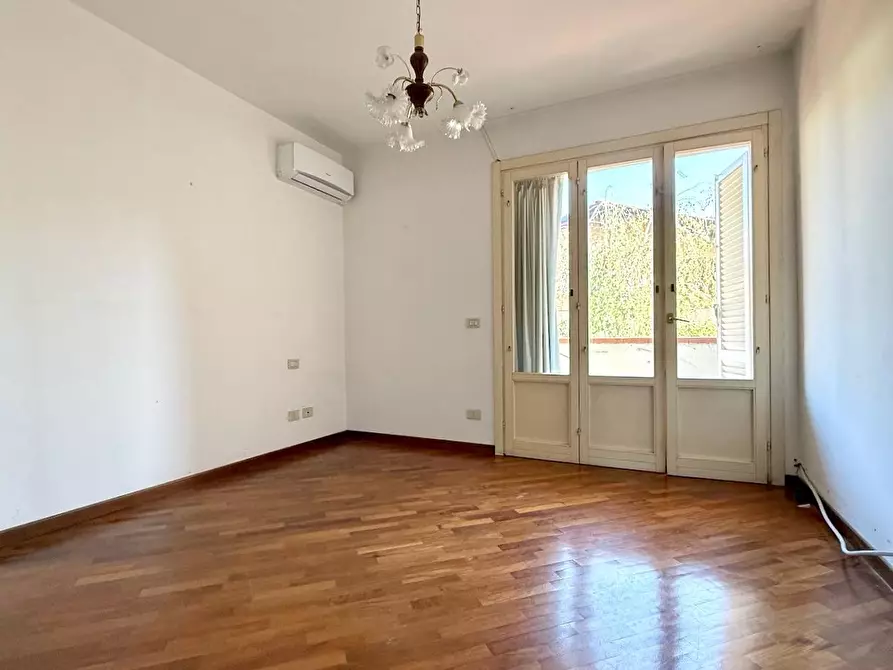 Immagine 12 di Appartamento in vendita  a Massa