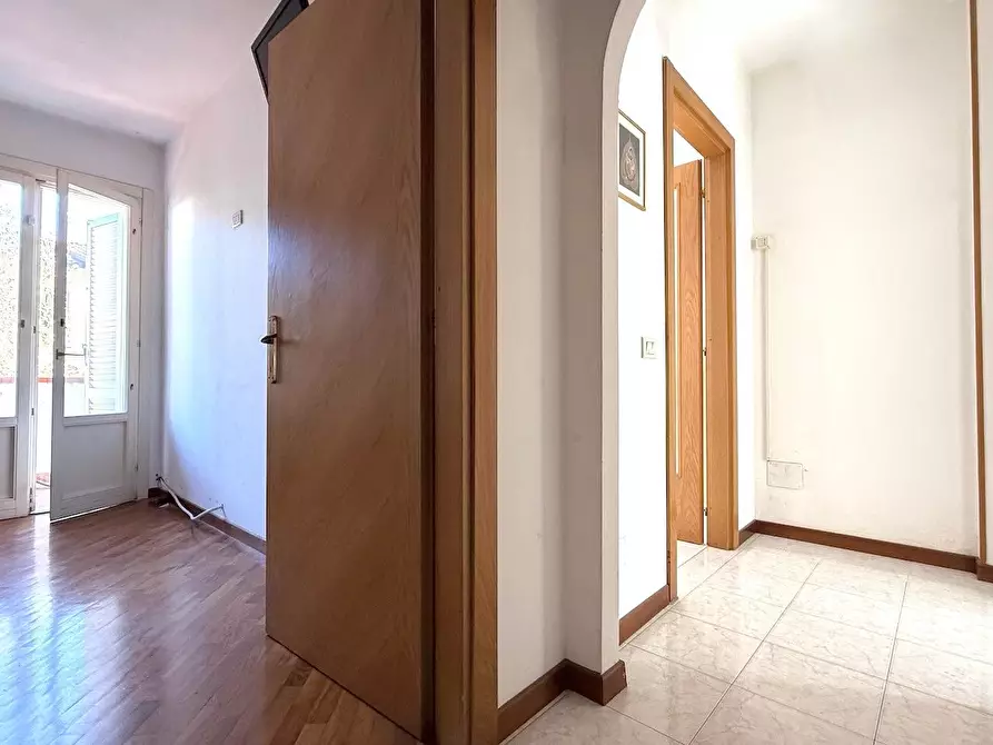 Immagine 14 di Appartamento in vendita  a Massa