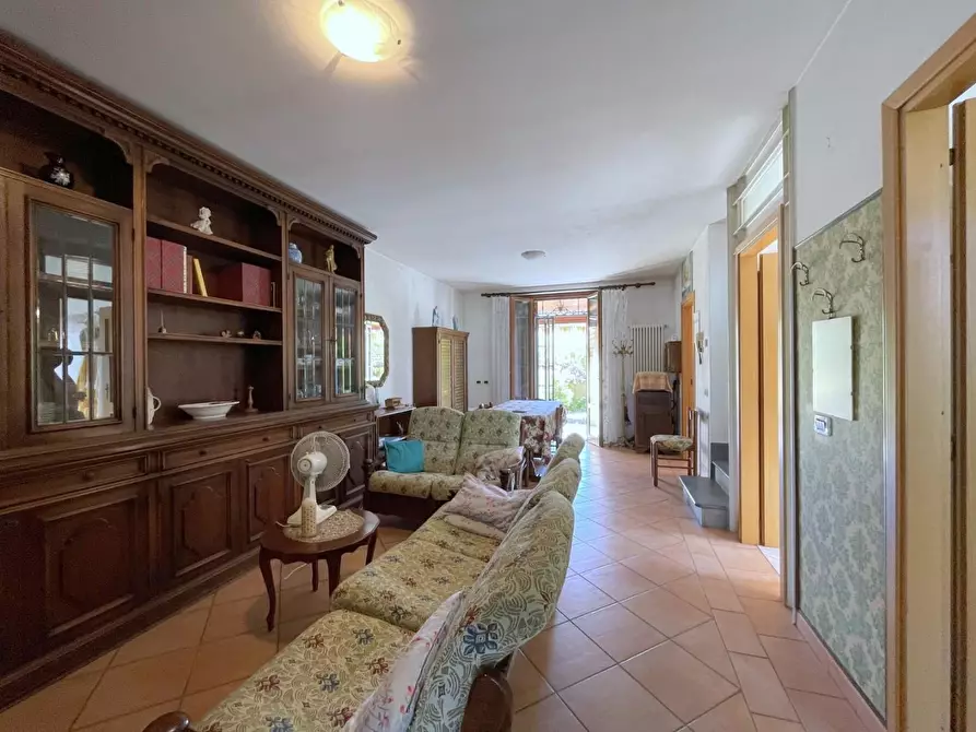 Immagine 2 di Casa bifamiliare in vendita  a Camaiore