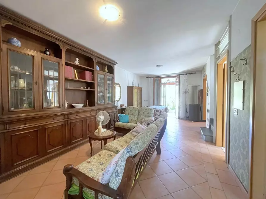 Immagine 1 di Casa bifamiliare in vendita  a Camaiore