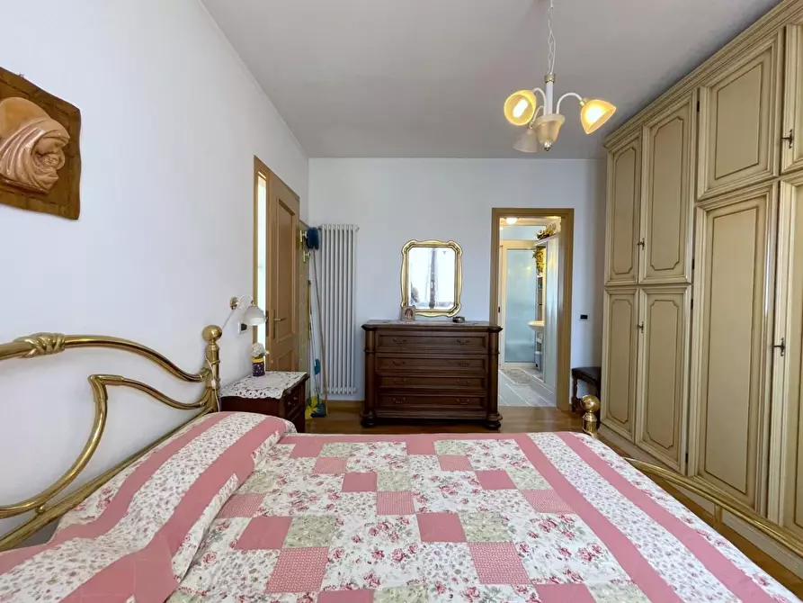 Immagine 37 di Casa bifamiliare in vendita  a Camaiore