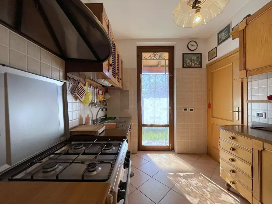 Immagine 8 di Casa bifamiliare in vendita  a Camaiore