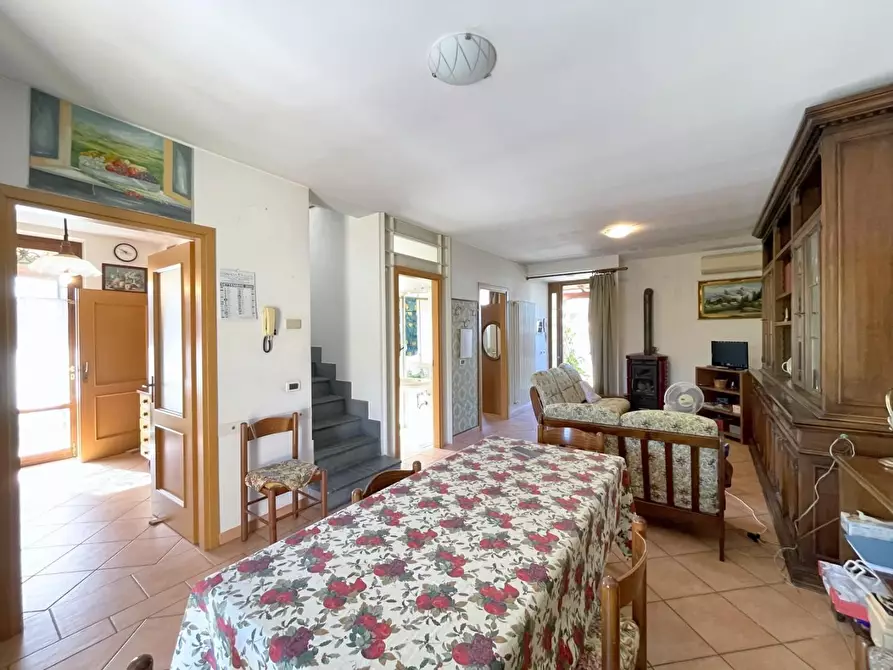 Immagine 5 di Casa bifamiliare in vendita  a Camaiore