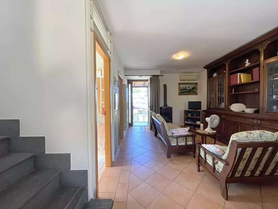 Immagine 10 di Casa bifamiliare in vendita  a Camaiore