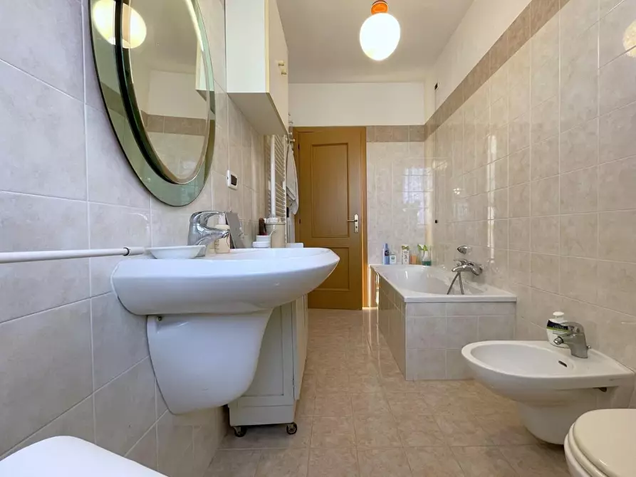 Immagine 46 di Casa bifamiliare in vendita  a Camaiore