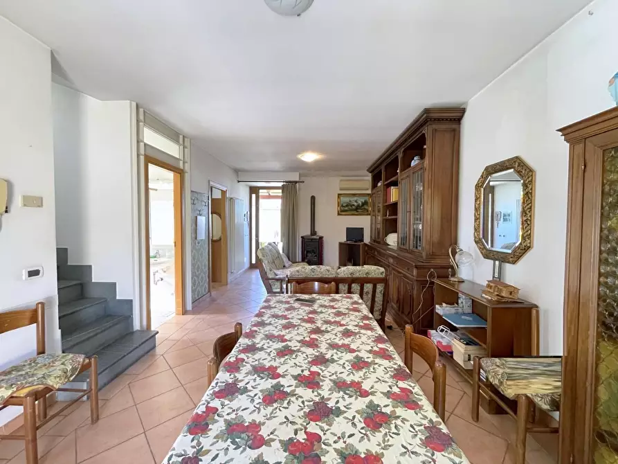 Immagine 6 di Casa bifamiliare in vendita  a Camaiore