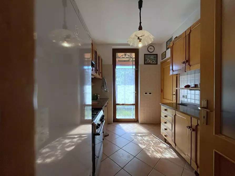 Immagine 7 di Casa bifamiliare in vendita  a Camaiore