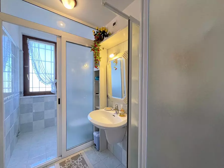 Immagine 40 di Casa bifamiliare in vendita  a Camaiore