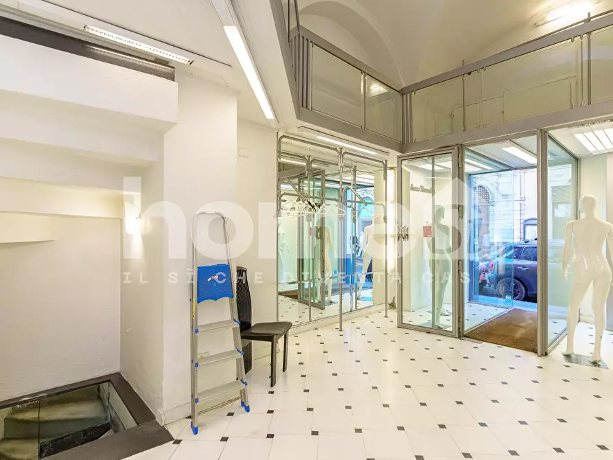 Immagine 6 di Negozio in vendita  a Catania