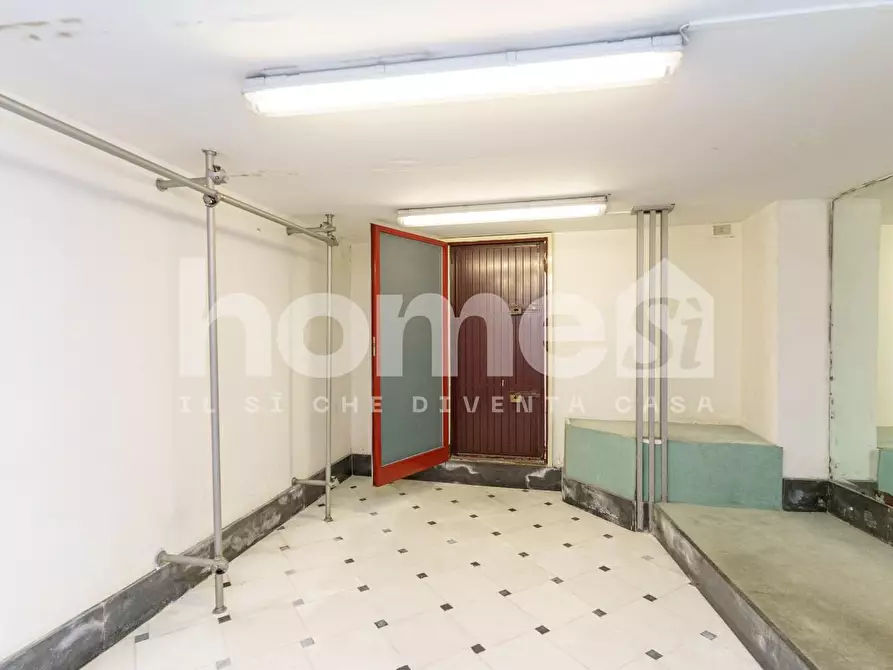 Immagine 27 di Negozio in affitto  a Catania