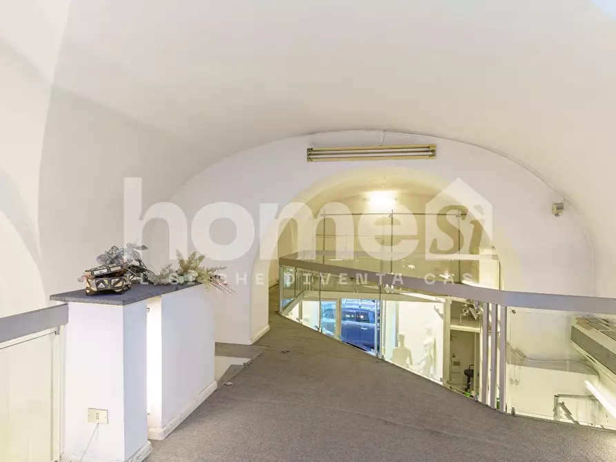 Immagine 16 di Negozio in affitto  a Catania