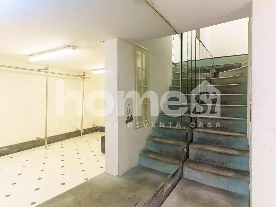 Immagine 22 di Negozio in affitto  a Catania