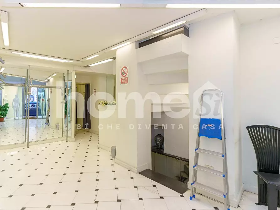 Immagine 9 di Negozio in affitto  a Catania