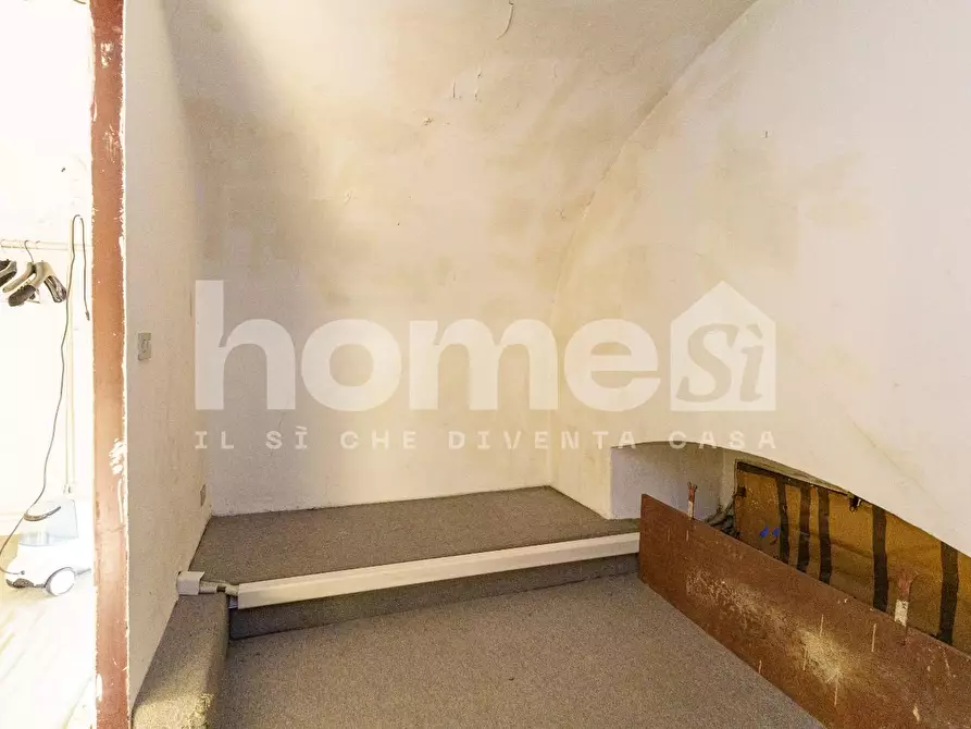 Immagine 19 di Negozio in affitto  a Catania