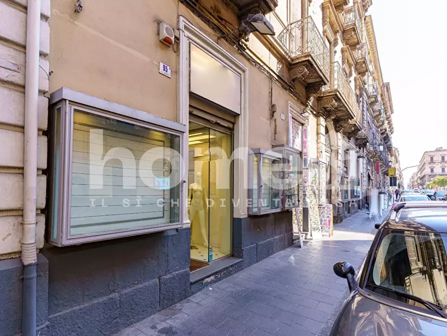 Immagine 2 di Negozio in affitto  a Catania