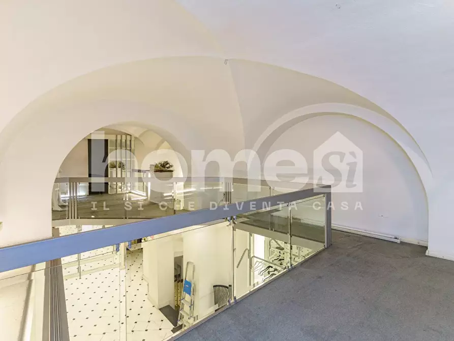 Immagine 14 di Negozio in affitto  a Catania