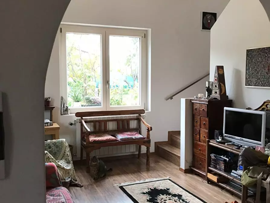 Immagine 5 di Villa in vendita  a Massa