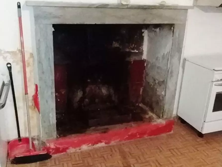 Immagine 14 di Casa indipendente in vendita  a Massa