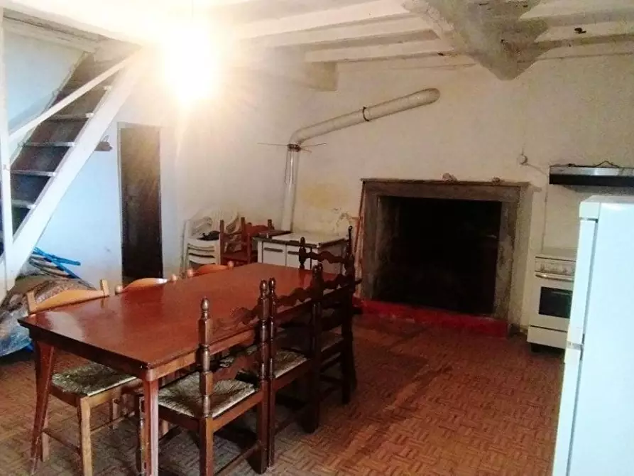 Immagine 9 di Casa indipendente in vendita  a Massa