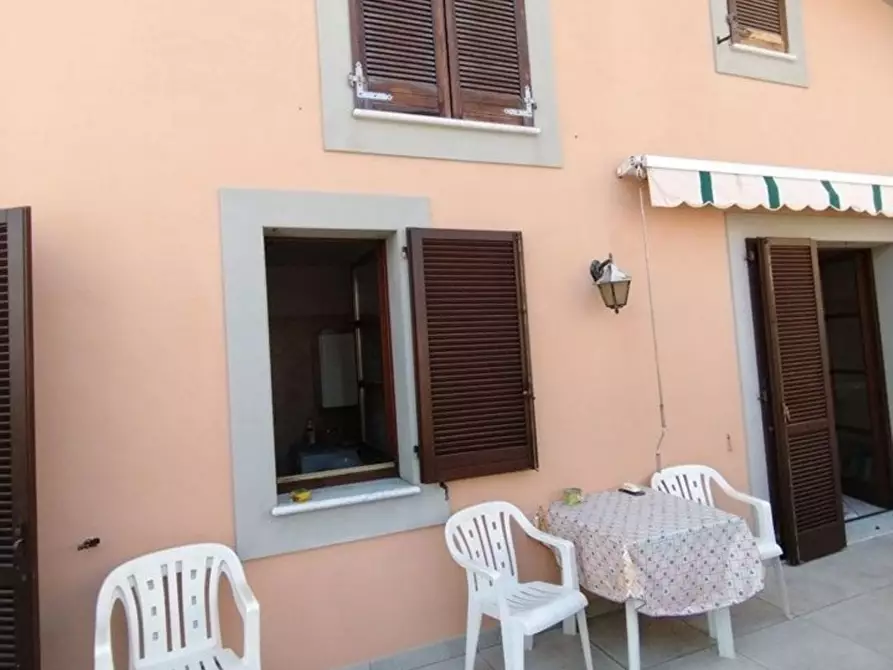 Immagine 3 di Appartamento in vendita  a Massa