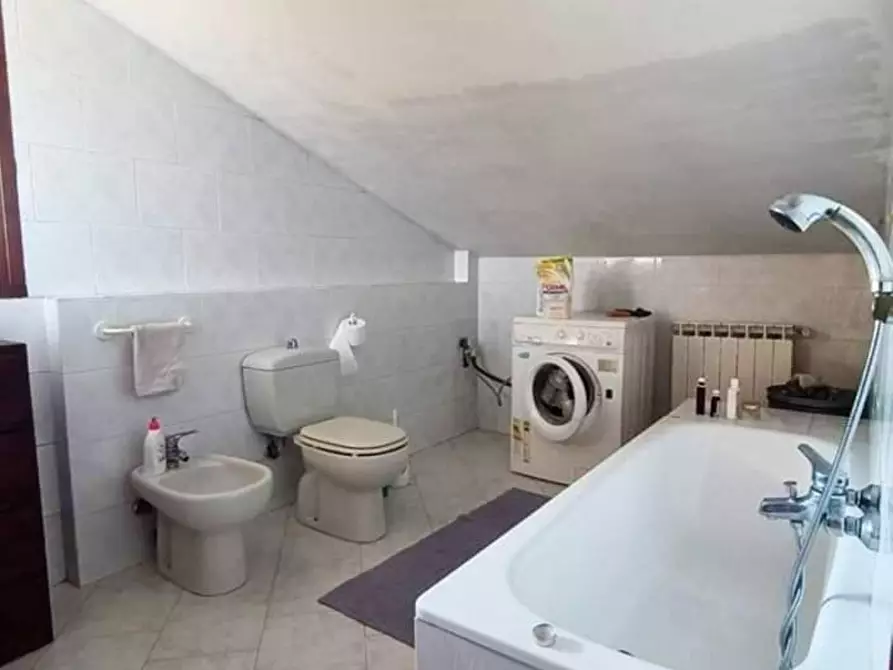 Immagine 6 di Appartamento in vendita  a Massa