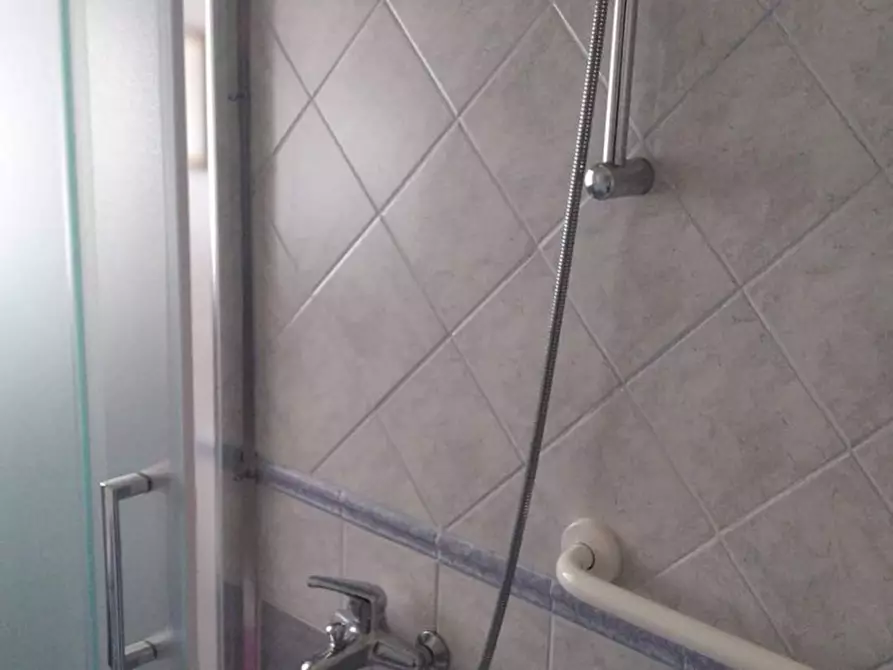 Immagine 9 di Appartamento in vendita  a Carrara