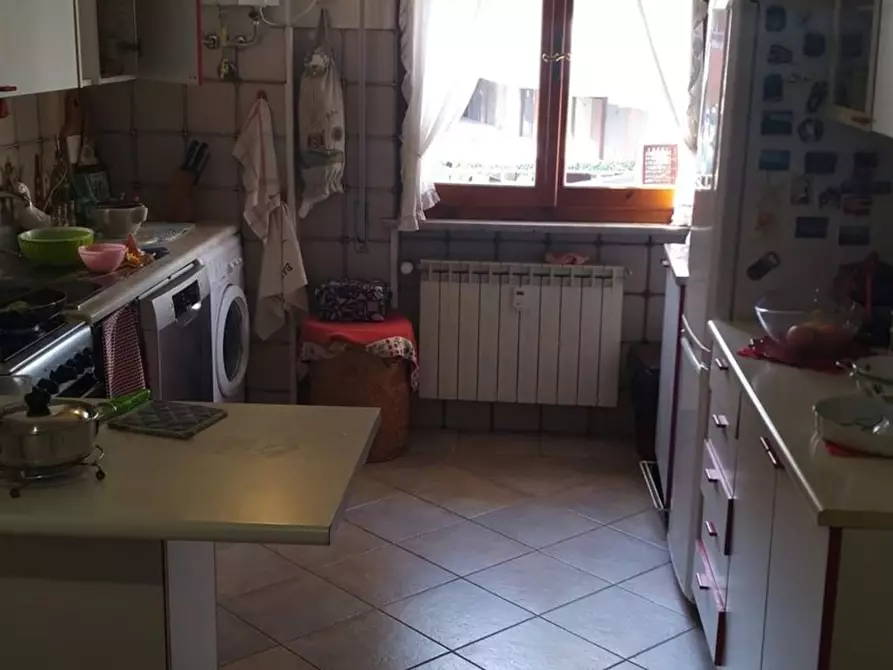 Immagine 2 di Appartamento in vendita  a Carrara