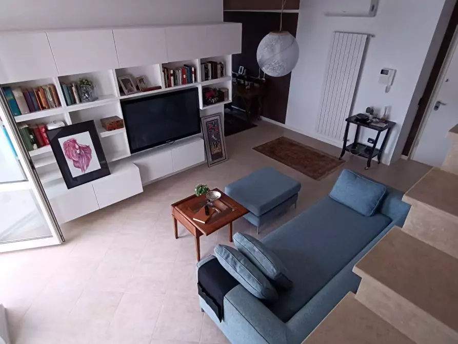 Immagine 5 di Mansarda in vendita  a Massa