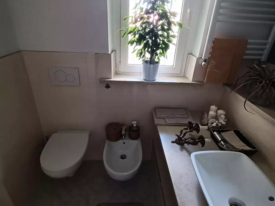 Immagine 10 di Mansarda in vendita  a Massa