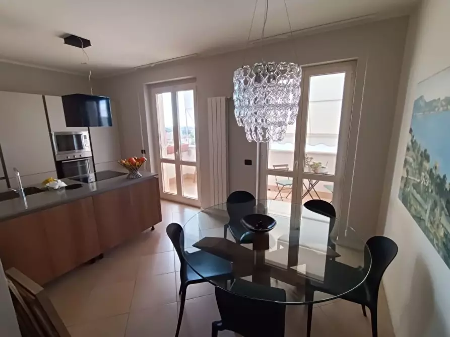 Immagine 7 di Mansarda in vendita  a Massa