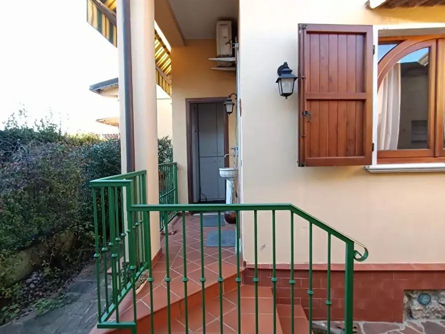 Immagine 10 di Villetta a schiera in vendita  a Massa