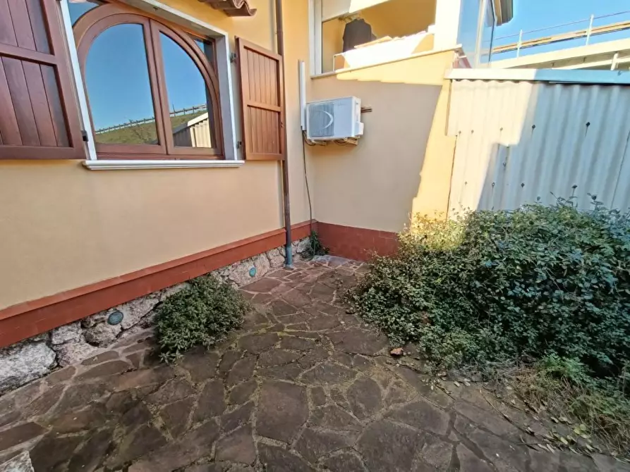 Immagine 8 di Villetta a schiera in vendita  a Massa