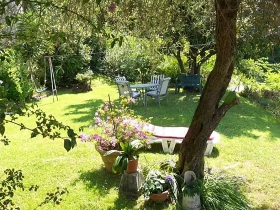 Immagine 6 di Casa indipendente in vendita  a Massa