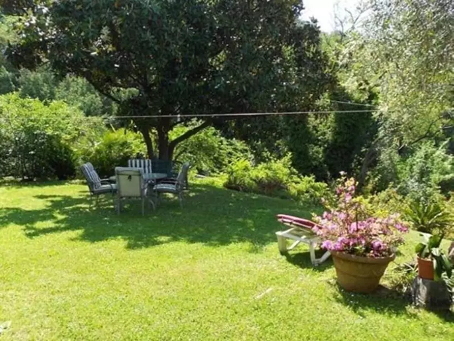 Immagine 8 di Casa indipendente in vendita  a Massa