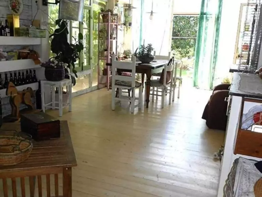 Immagine 10 di Casa indipendente in vendita  a Massa