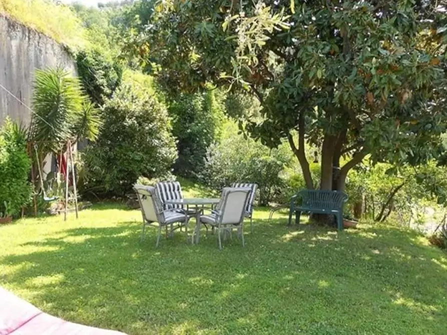 Immagine 4 di Casa indipendente in vendita  a Massa