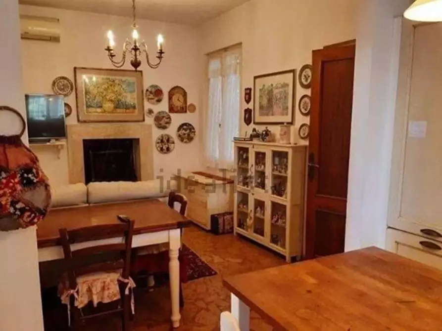 Immagine 14 di Casa indipendente in vendita  a Massa