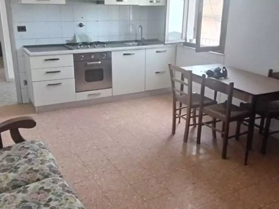 Immagine 3 di Appartamento in vendita  a Massa