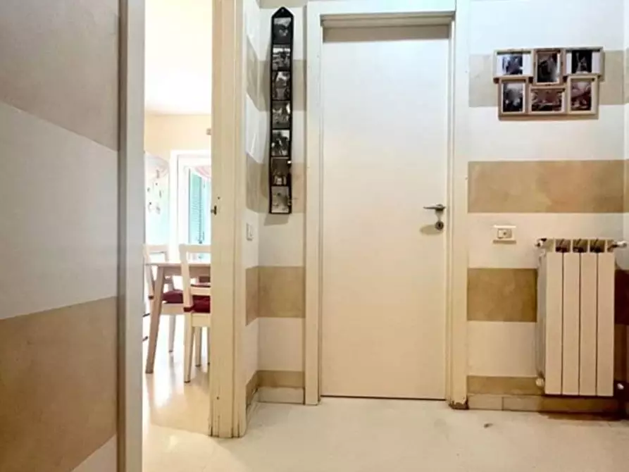 Immagine 11 di Appartamento in vendita  a Massa